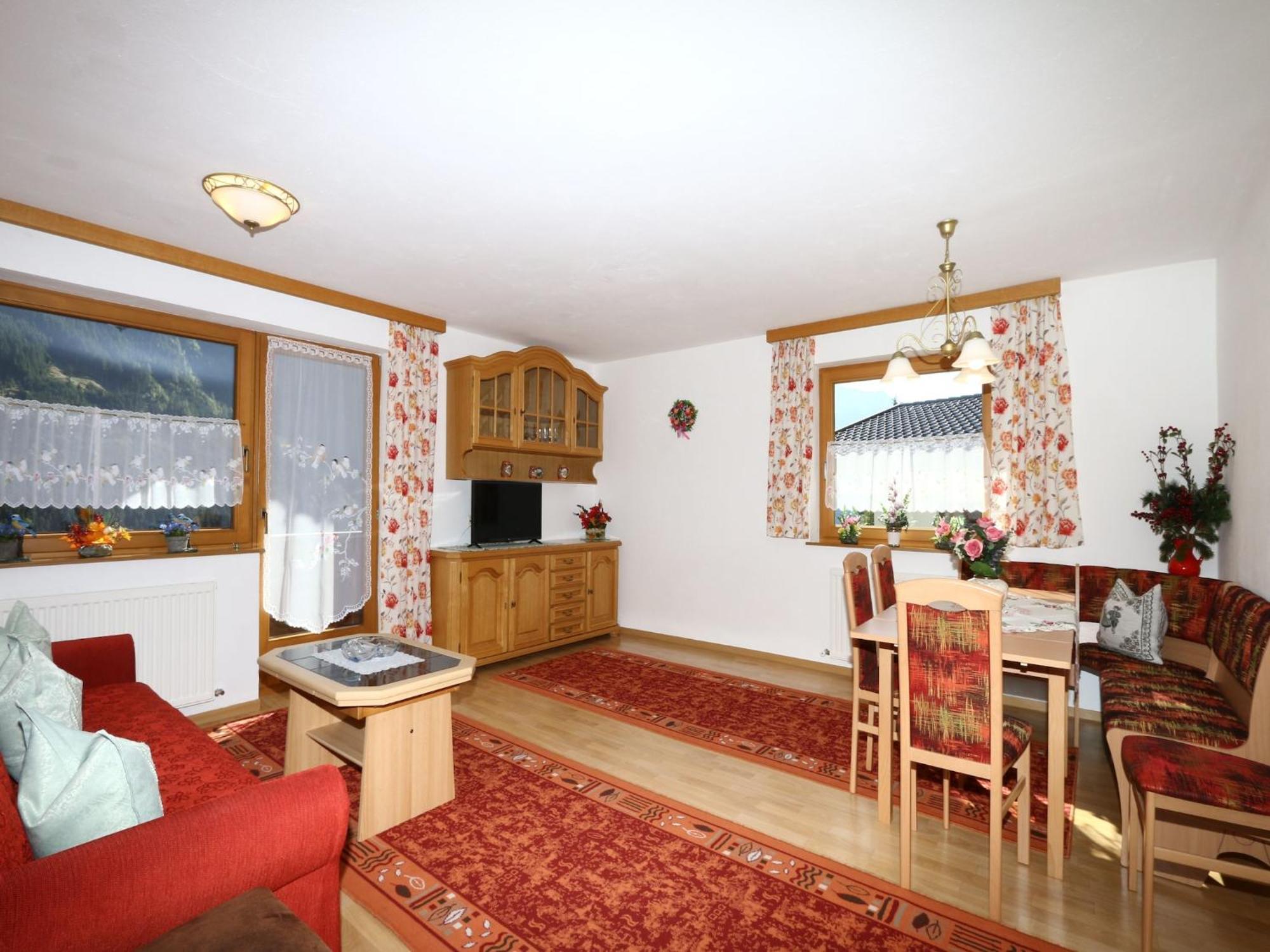 Apartment In Mayrhofen With A Balcony Exterior foto